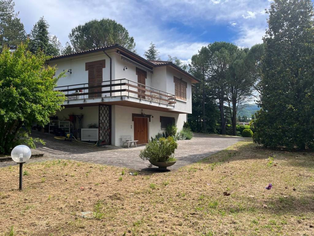 Villa a Fabriano - Foto 2