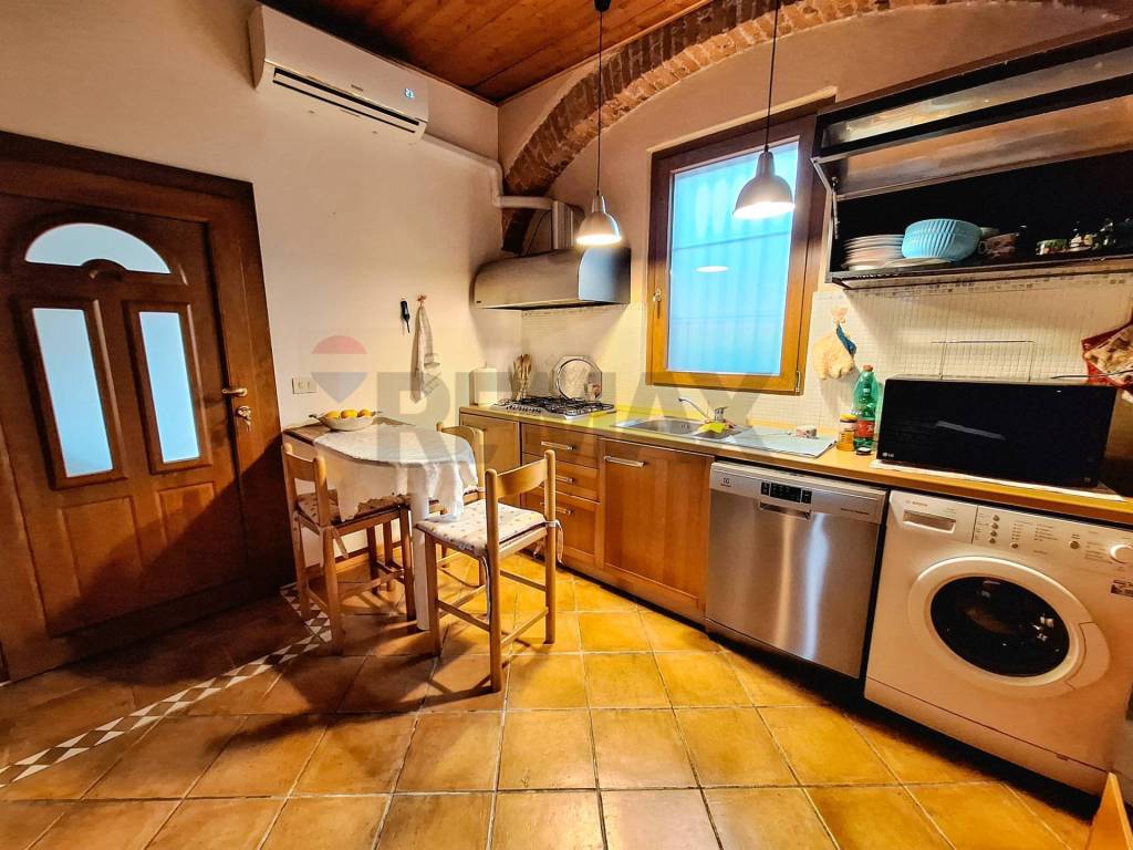 Appartamento a Gavirate in Via Case Nuove, 6 - Foto 4