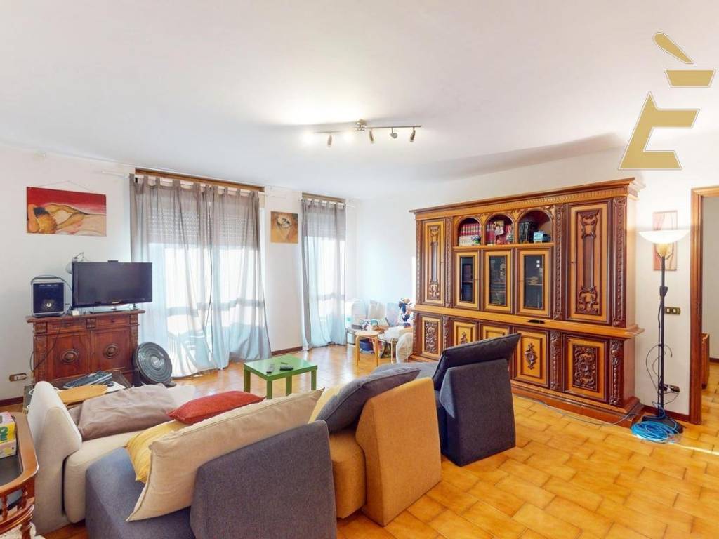 Appartamento a Valenza in VIALE MANZONI, 3 - Foto 2
