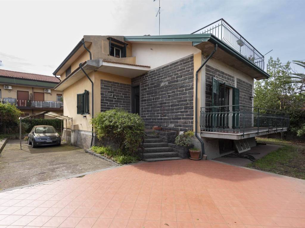 Villa a Trecastagni in via Carducci , 25 - Foto 2