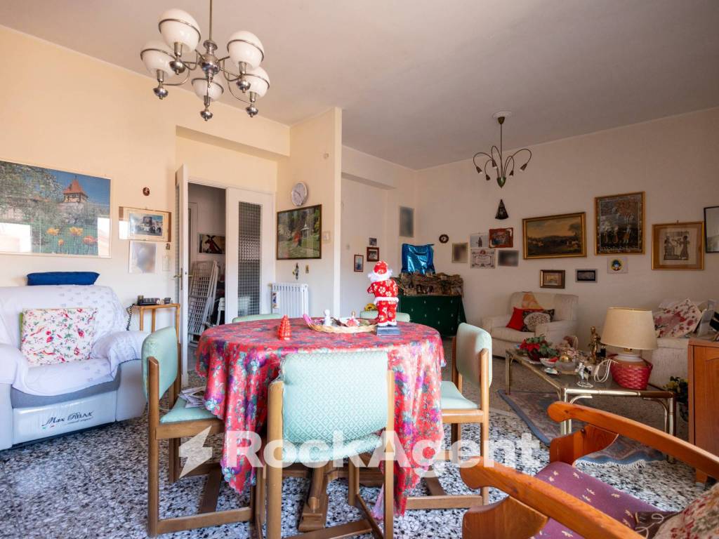 Appartamento a Catanzaro in Via Luigi Rossi - Foto 5