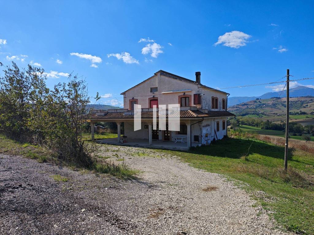 Villa a Bellante in Via Villa De Luca, 12 - Foto 2