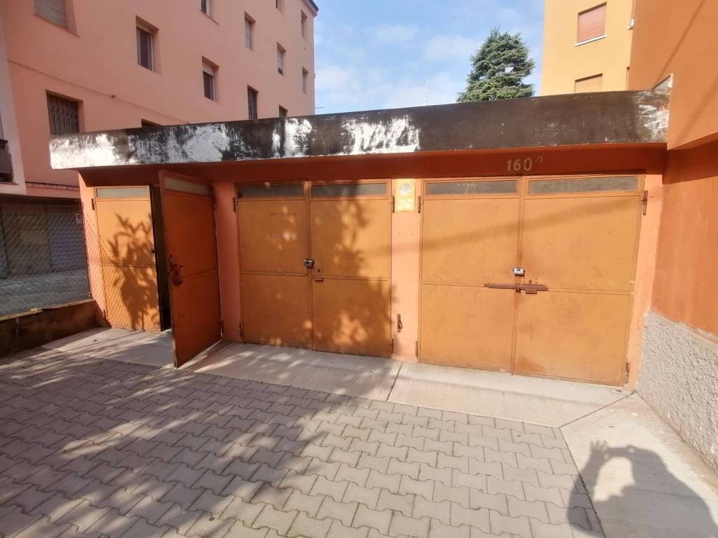 Box / garage a Bologna in Via San Donato - Foto 2