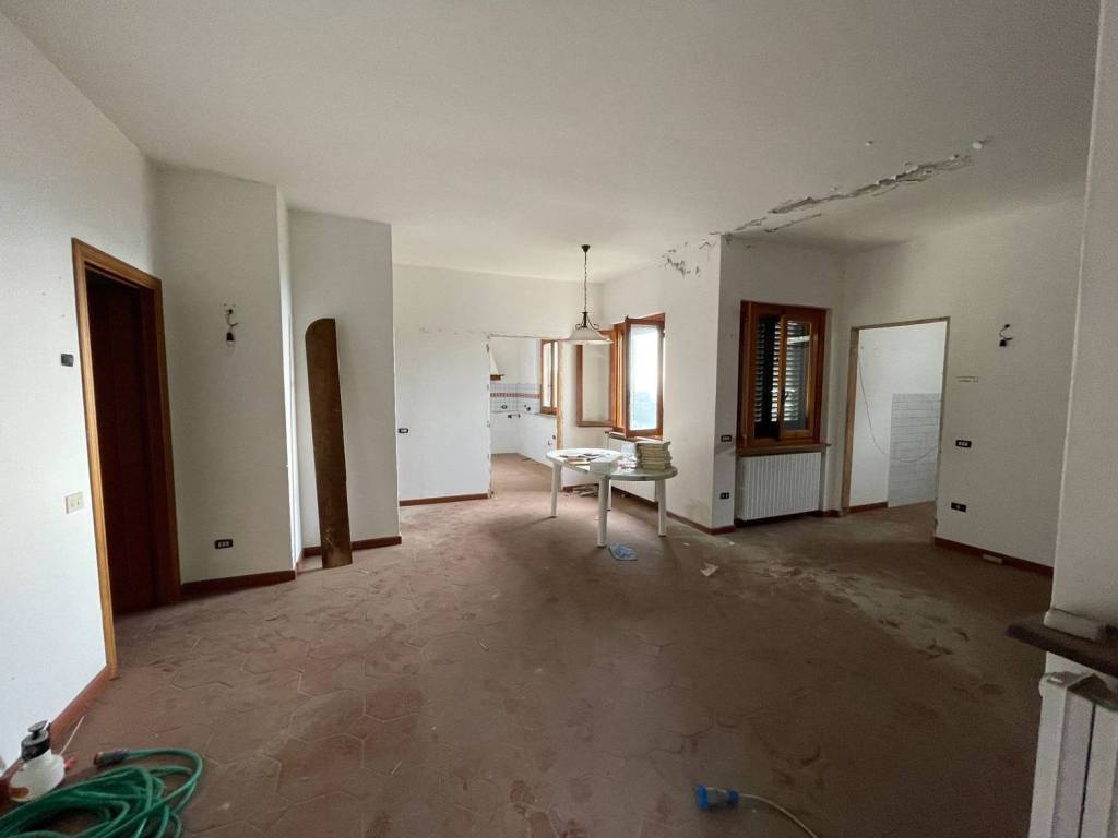 Appartamento a Massa e cozzile in Via Cairoli, - Foto 4