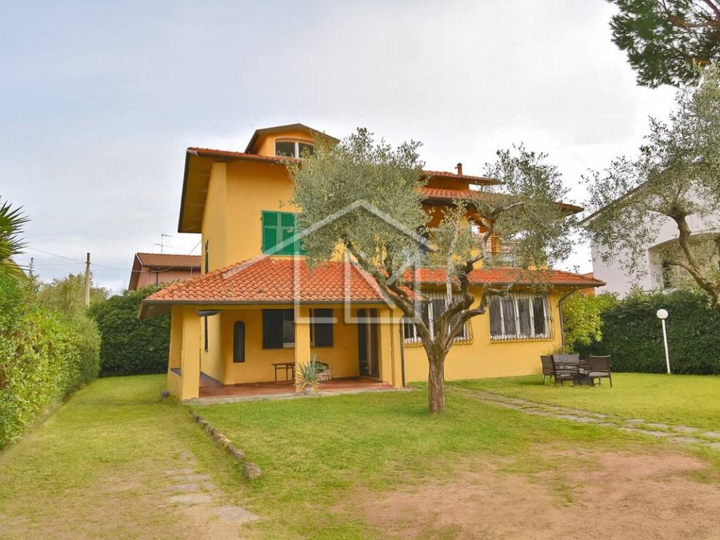 Villa a Ameglia in Via Piazza Ratti, 66 - Foto 2
