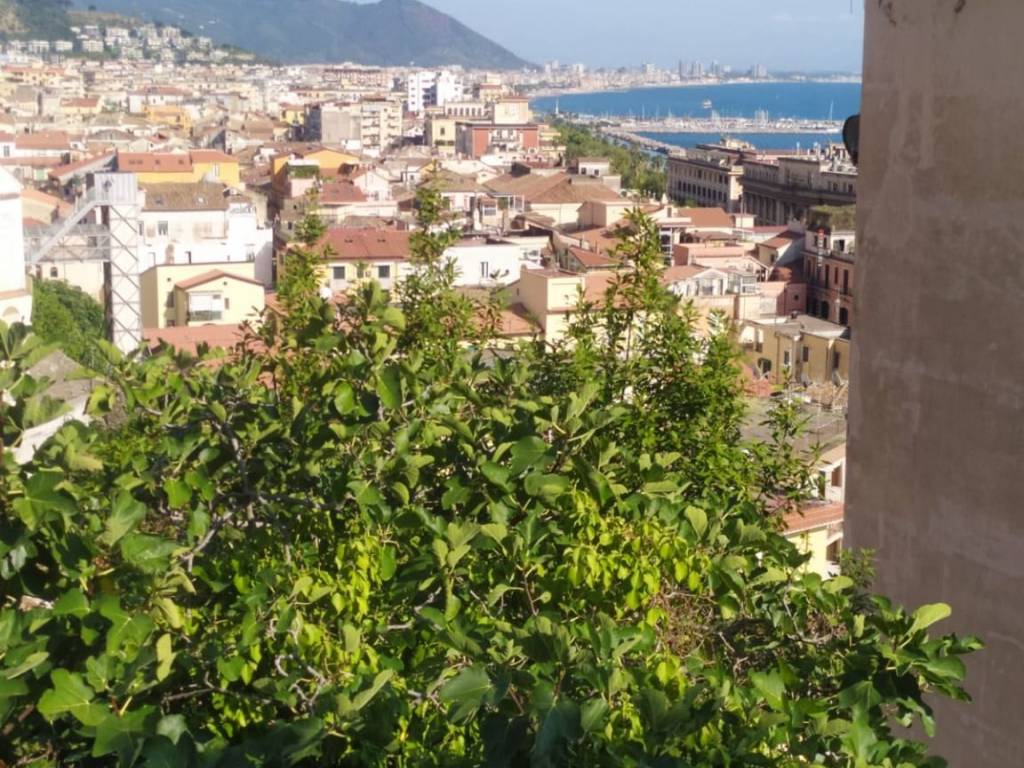 Appartamento a Salerno in Via Antonio Spinosa - Foto 2