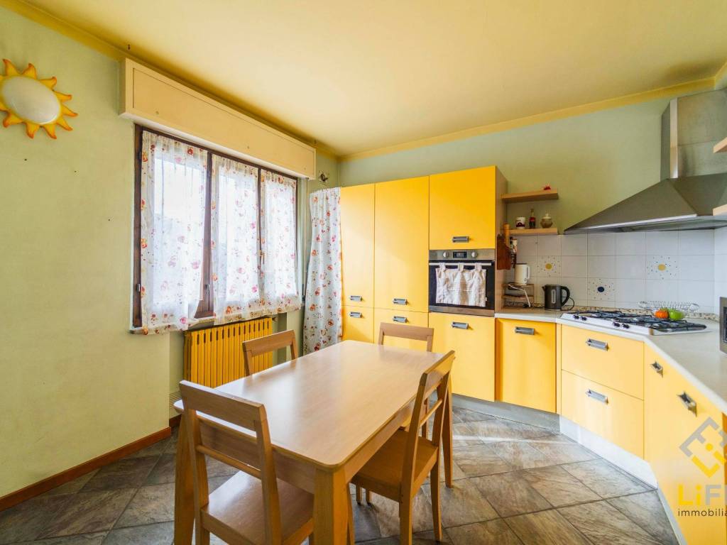 Villa a Galliate in Via Archimede, 6 - Foto 2