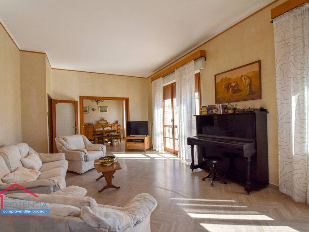 Appartamento a Potenza picena in Piazza Giacomo Matteotti, 1 - Foto 3