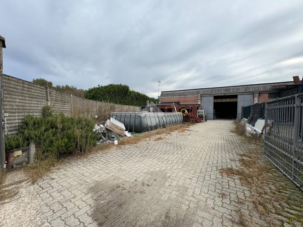 Immobile a Galliate in VIA XXV Aprile, 149 - Foto 3