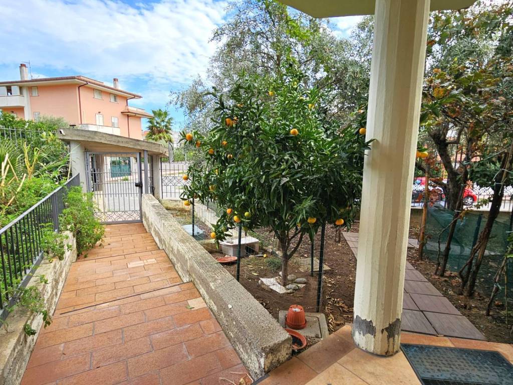 Appartamento a Montepaone in via Pietro Nenni, 2 - Foto 5