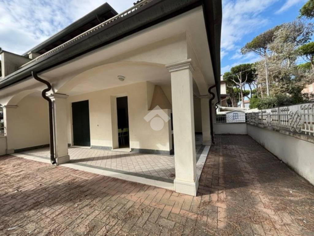 Villa a Comacchio in Via Donato Bramante, 33 - Foto 2