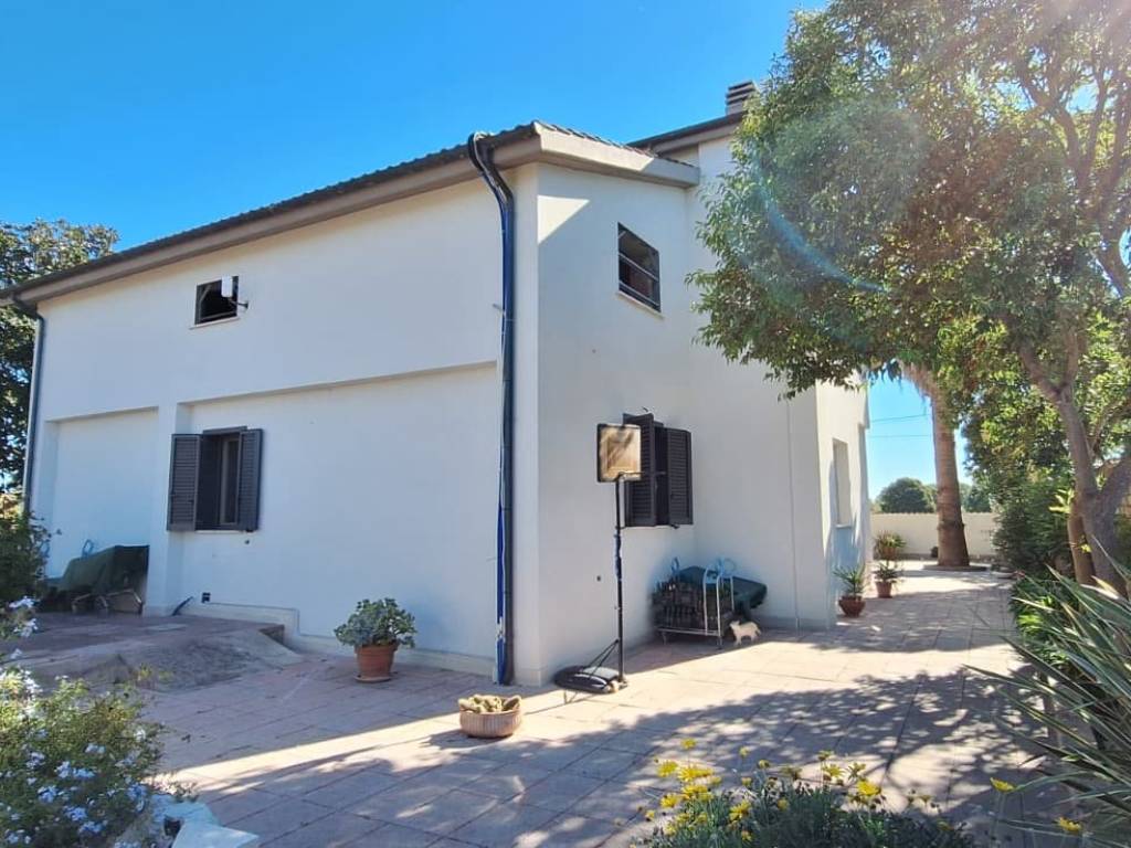 Villa a Aprilia in Via del Frassineto - Foto 3