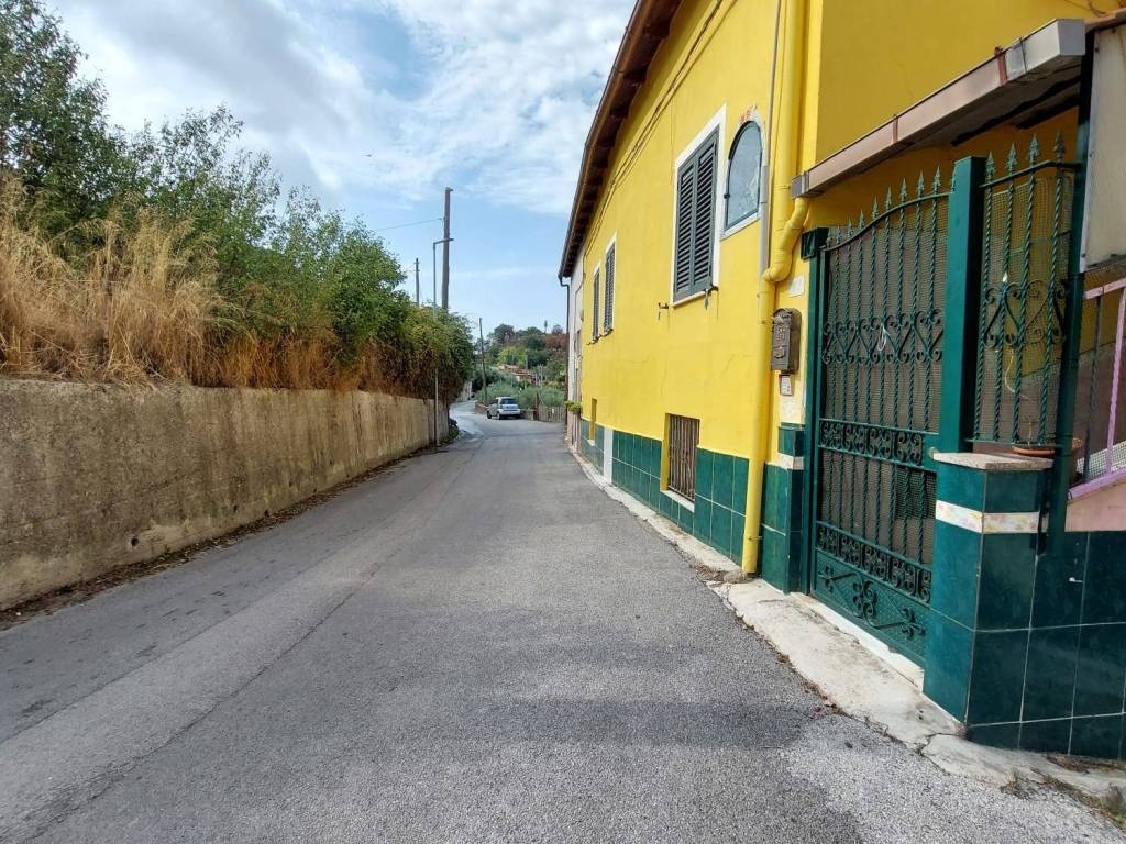 Appartamento a Salerno in Via Santa Maria del Campo - Foto 2