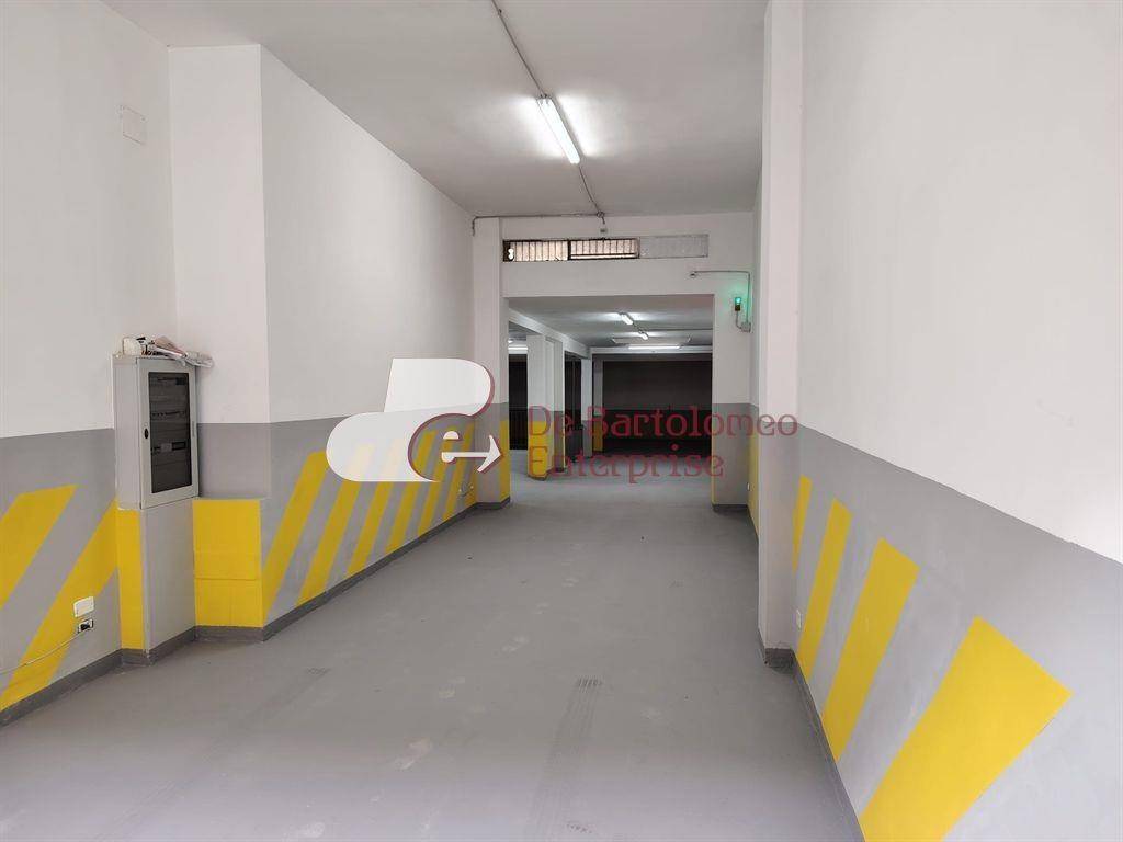 Box / garage a Bari in Via Quarto - Foto 3