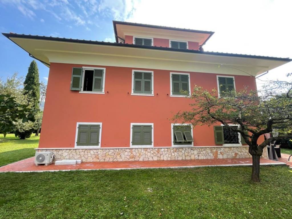 Villa a Sarzana in Via Sarzanello - Foto 4