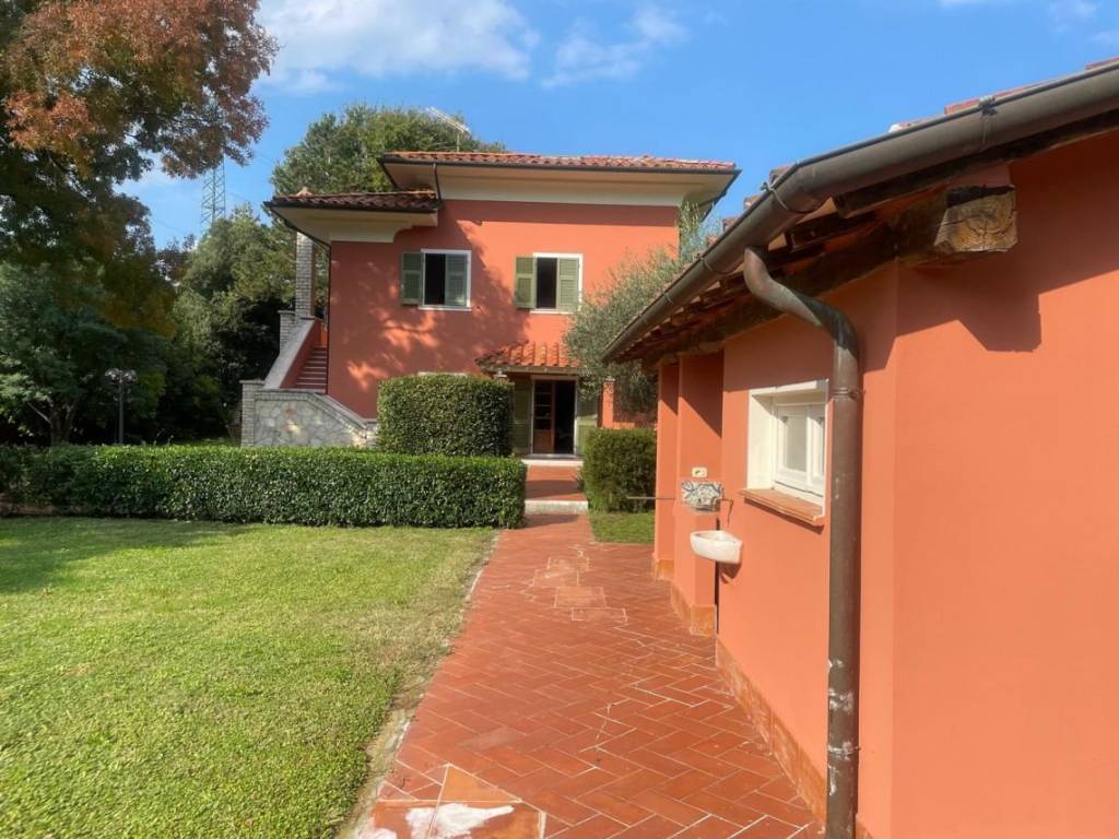 Villa a Sarzana in Via Sarzanello - Foto 5