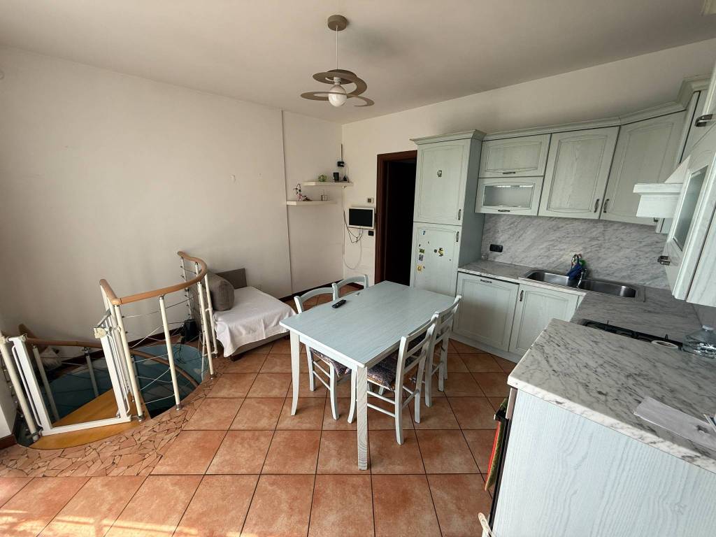 Appartamento a Cabiate in Via Bruno Buozzi - Foto 3