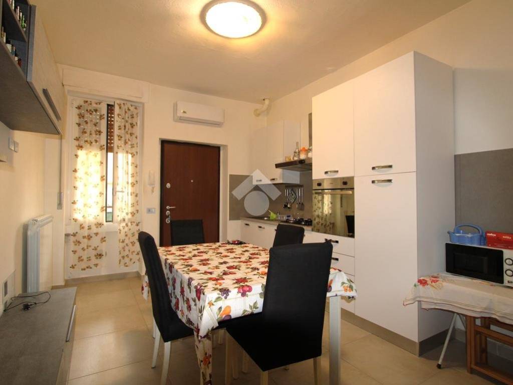 Appartamento a Bareggio in Via Martiri Della Libertà, 54 - Foto 2