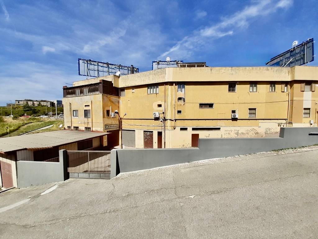 Box / garage a Catanzaro in Via Gioacchino da Fiore - Foto 2