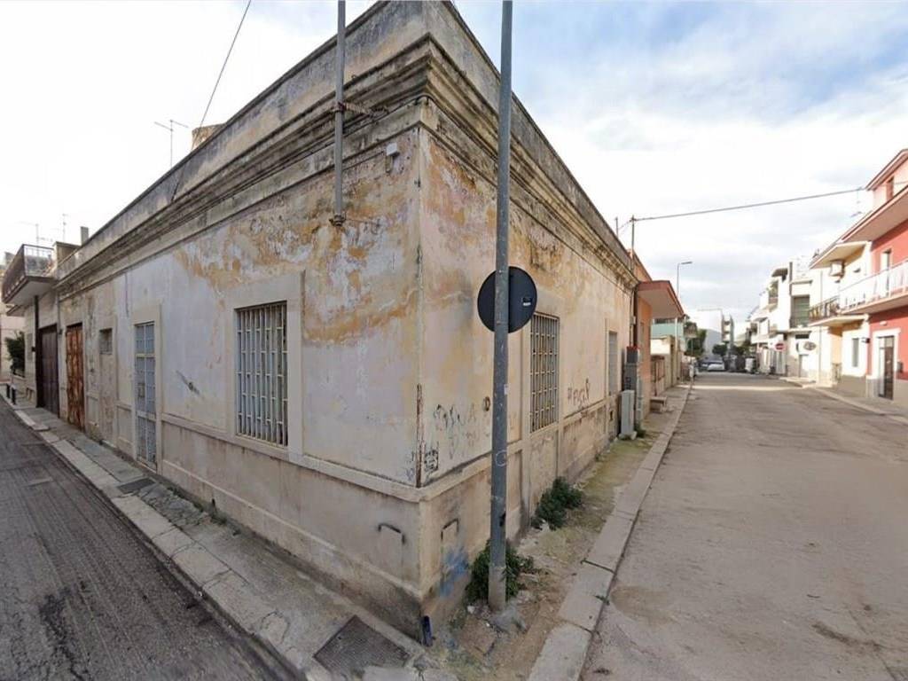 Casa indipendente a Modugno in VIALE PAPA GIOVANNI XXIII - Foto 2