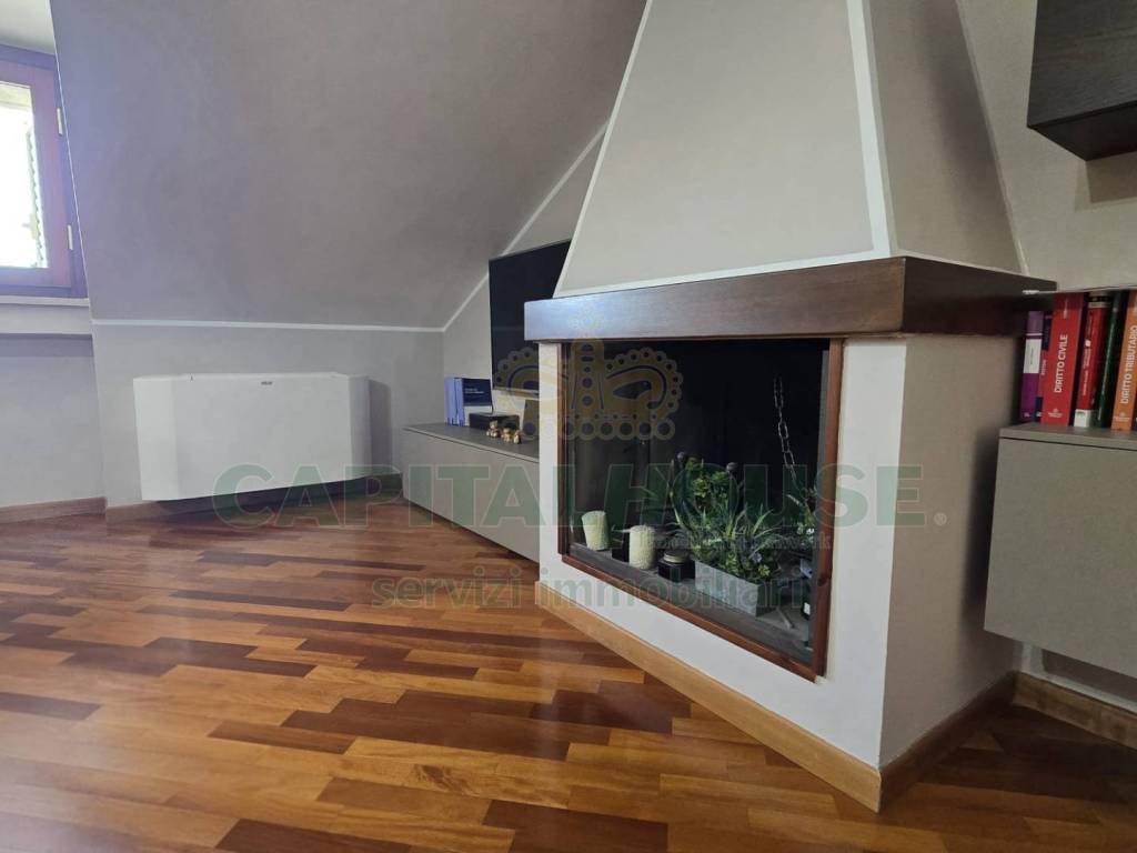 Attico / mansarda a San nicola la strada in Via Salvatore Quasimodo, 29 - Foto 4