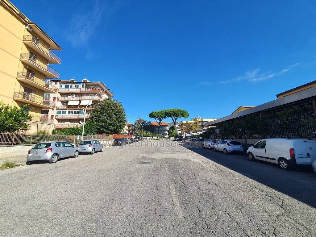 Appartamento a Caserta in Via XVII Cavalleggeri di Caserta, 51 - Foto 2