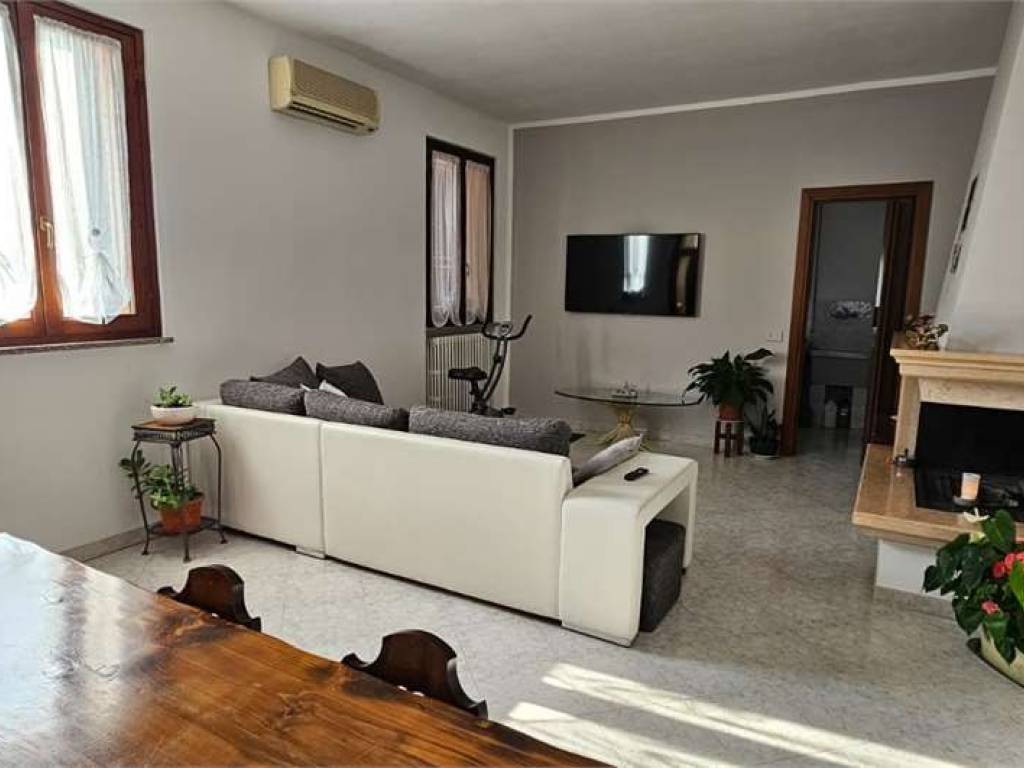 Appartamento a Bedizzole in Piazza Europa, 12 - Foto 2