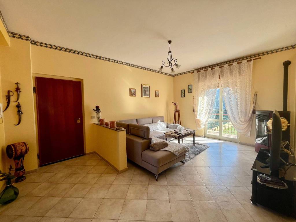 Appartamento a Capri leone in Via Paolo VI - Foto 2