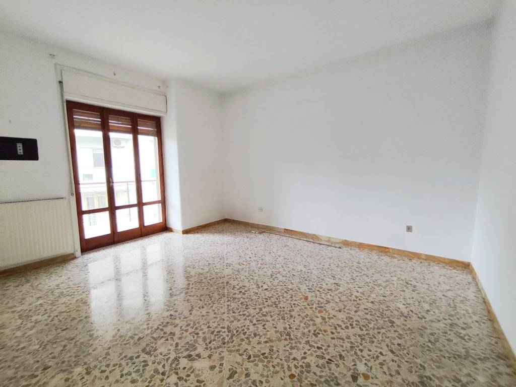 Appartamento a Battipaglia in Viale Primo Baratta, 21 - Foto 4