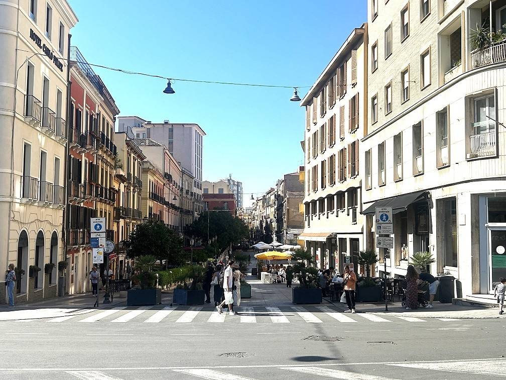 Appartamento a Cagliari in Piazza Yenne - Foto 3