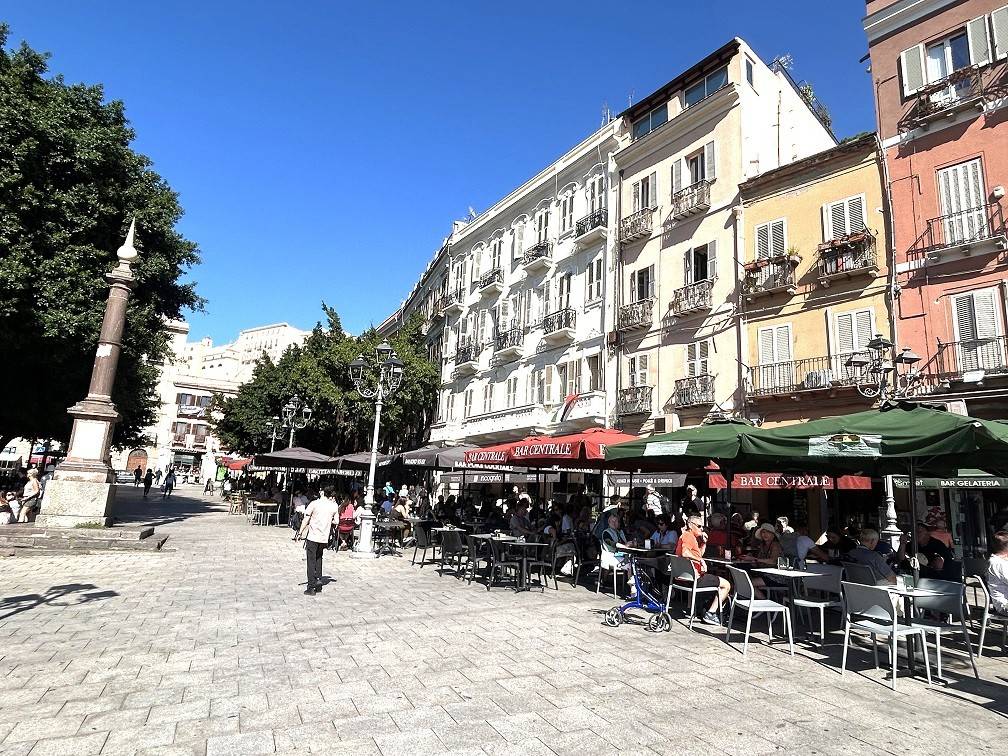 Appartamento a Cagliari in Piazza Yenne - Foto 4