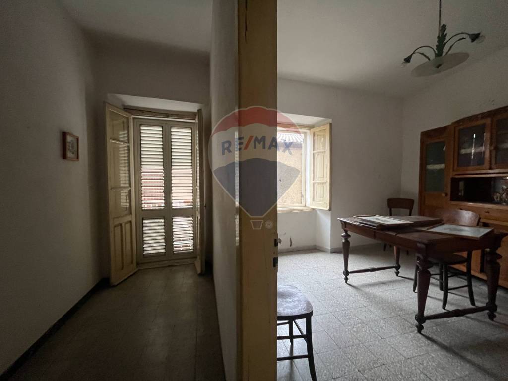 Casa indipendente a Tonara in via XX settembre, 37 - Foto 3