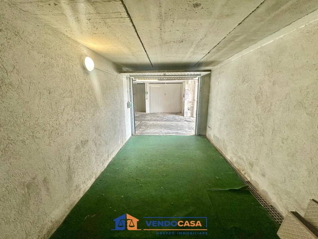 Box / garage a Loano in Viale Enrico Toti, 69 - Foto 4