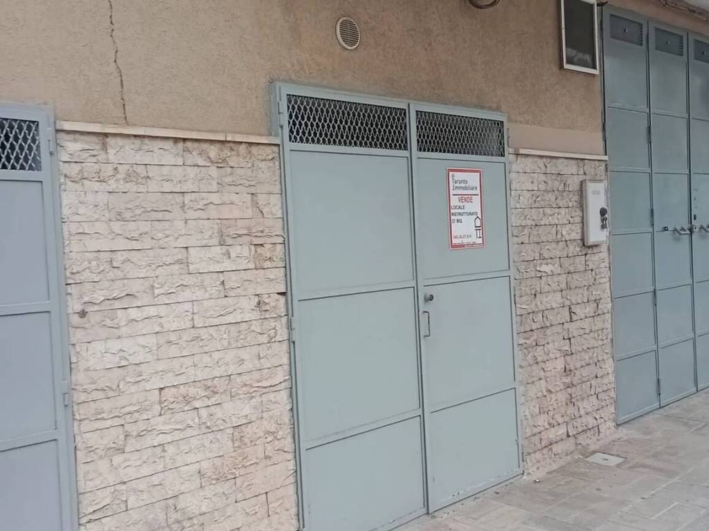 Box / garage a Mottola in Via Alcide De Gasperi - Foto 3