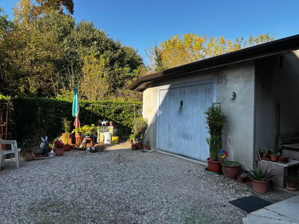 Villa a Pegognaga in Str. Chiaviche, 59 - Foto 2