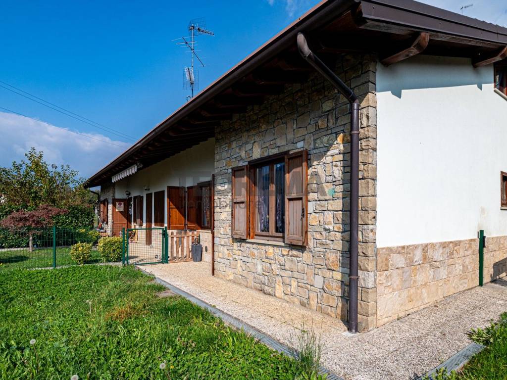 Villetta a schiera a Cerete in Via Antonio Locatelli, 56 - Foto 2