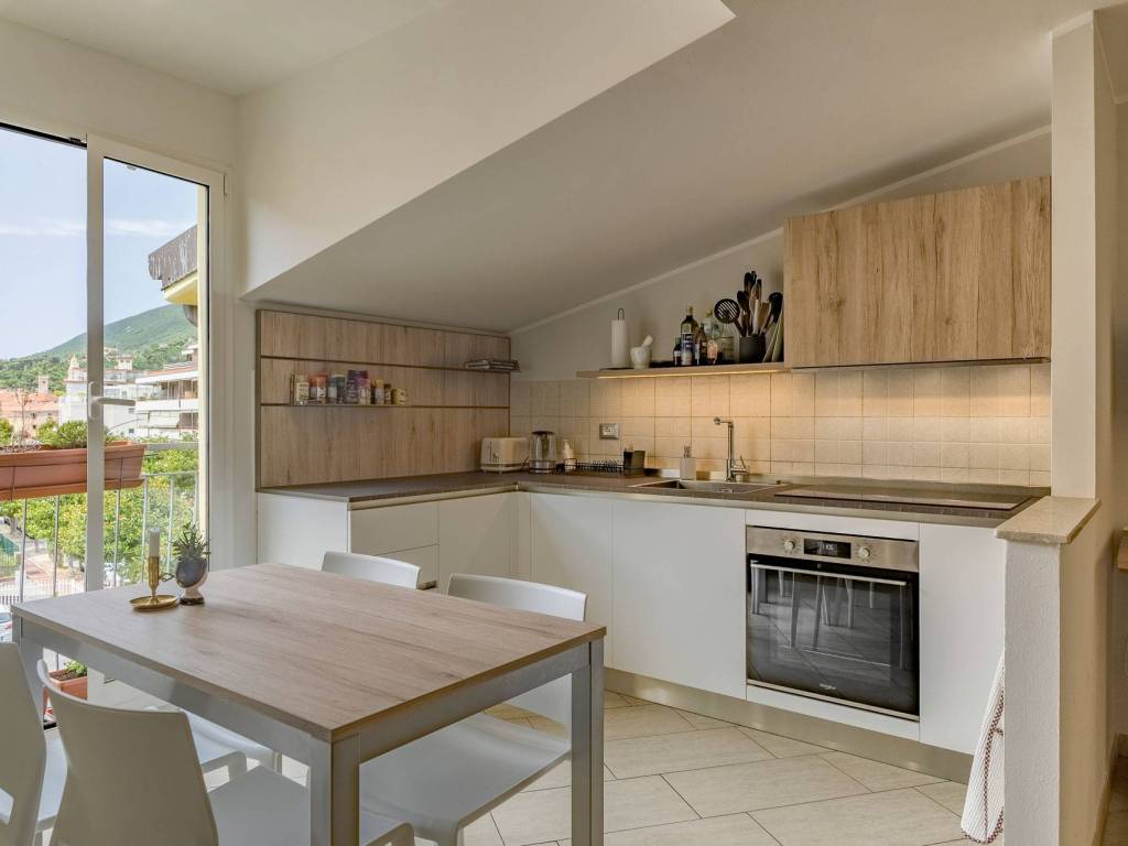 Appartamento a Albenga in Via Dalmazia - Foto 5