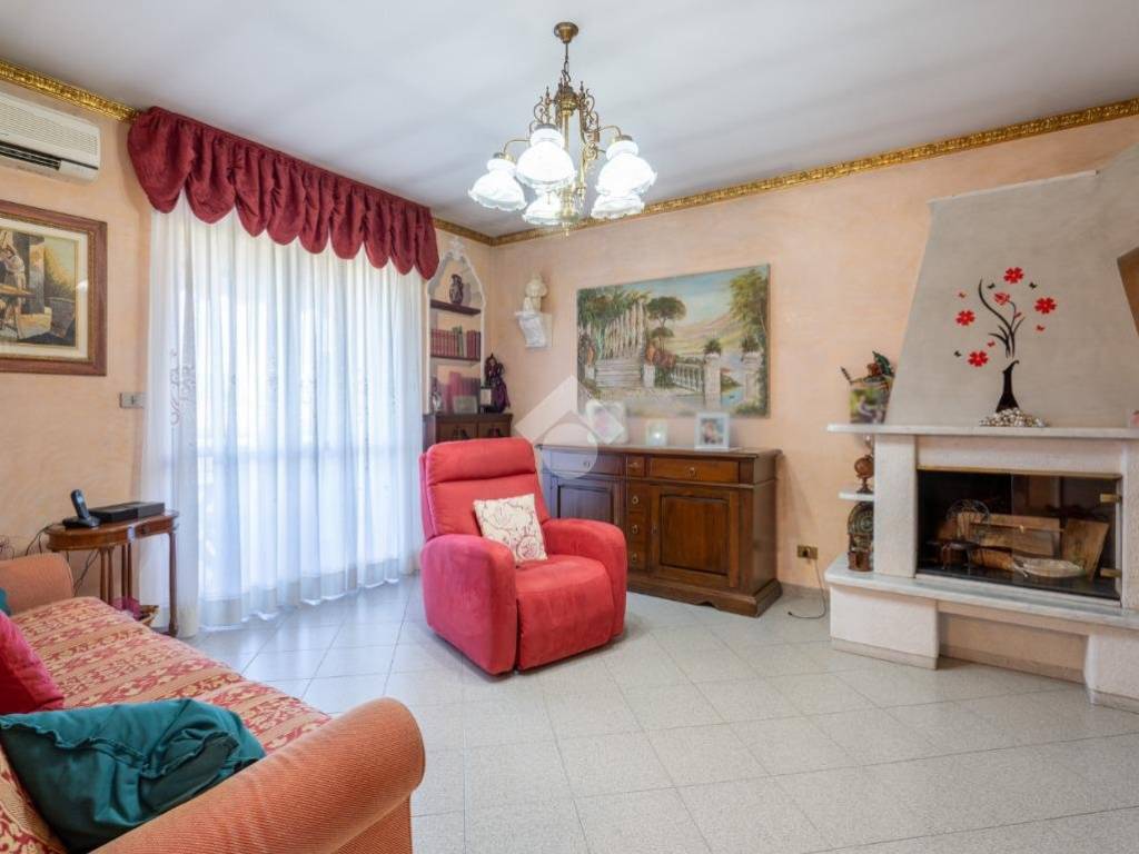Appartamento a Leinì in Via Vittime di Bologna, 21 - Foto 2