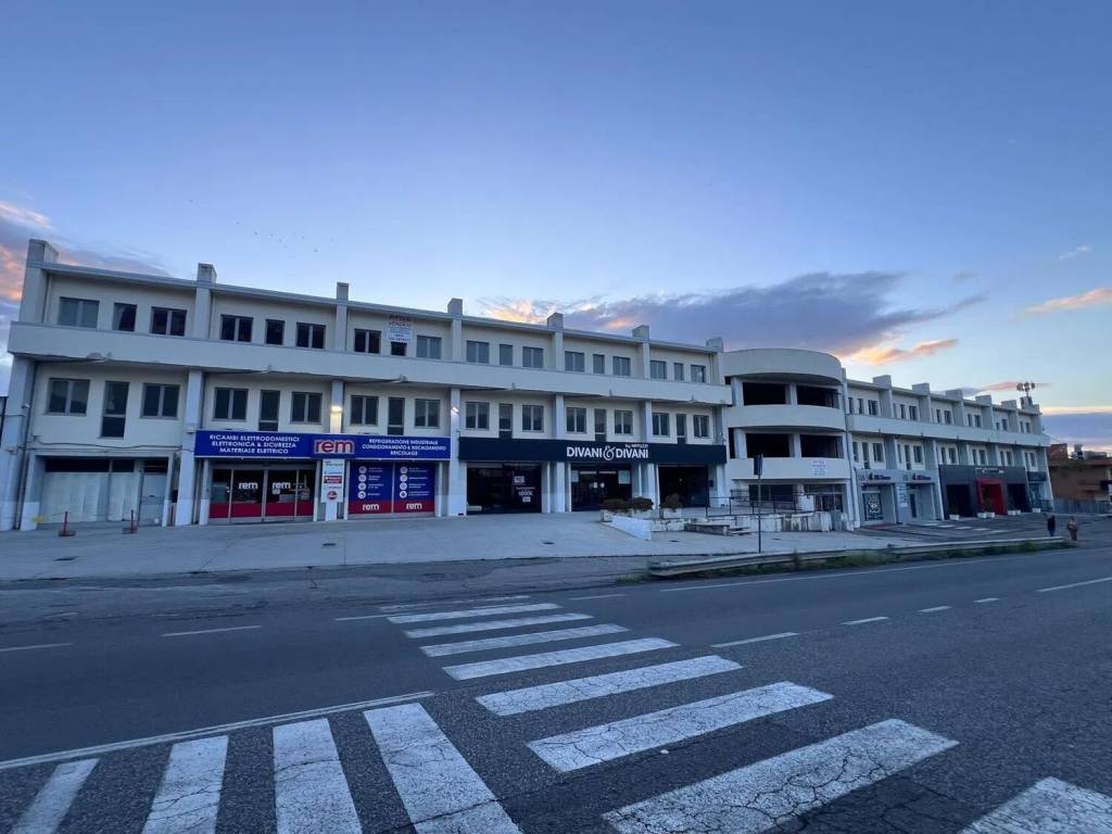 Palazzo / stabile a Catanzaro in Viale Lucrezia Della Valle, 102 - Foto 3