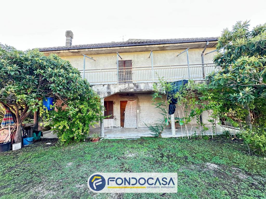 Villa a Ascoli piceno in Via Tolignano - Foto 3