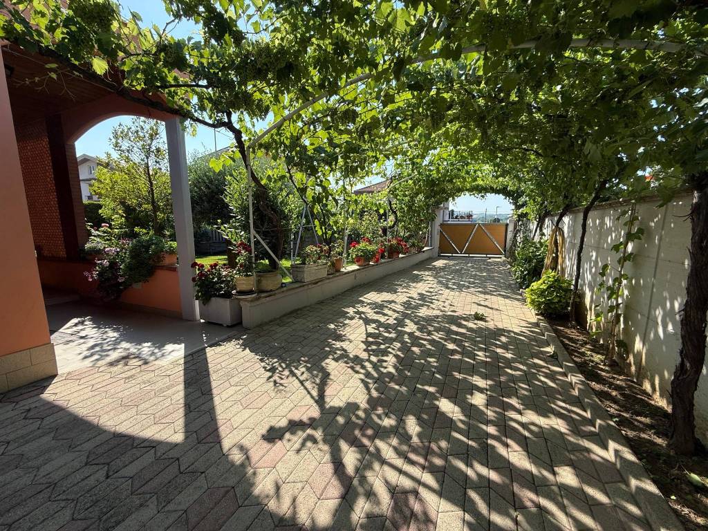 Villa a Montesilvano in Via Vestina, 489 - Foto 3