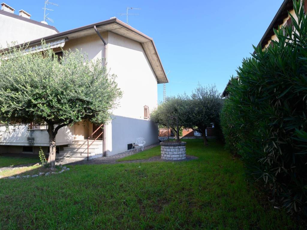Villa a Villafranca di verona in Via Luigi Prina - Foto 3