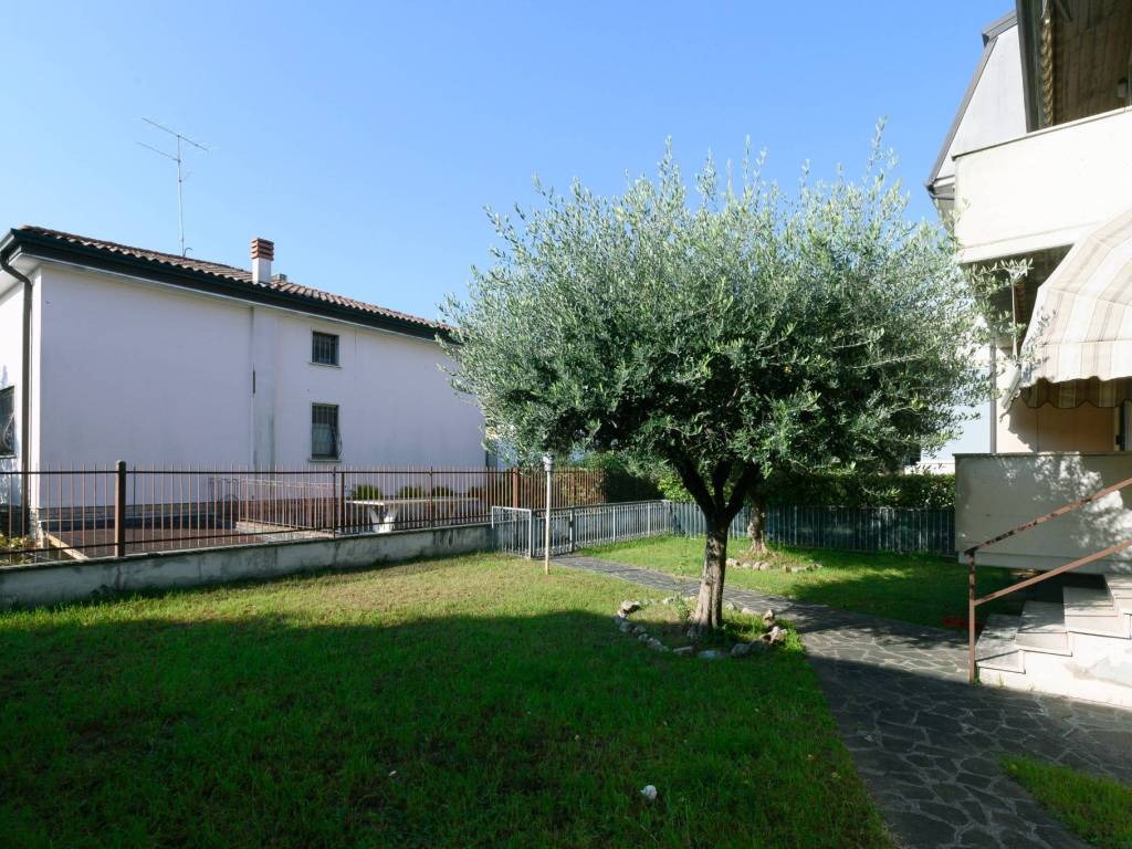 Villa a Villafranca di verona in Via Luigi Prina - Foto 5