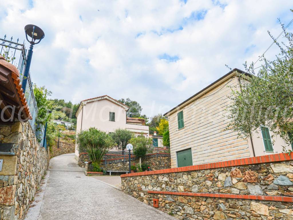 Villa a Quiliano in Via Dodino, 40 - Foto 4