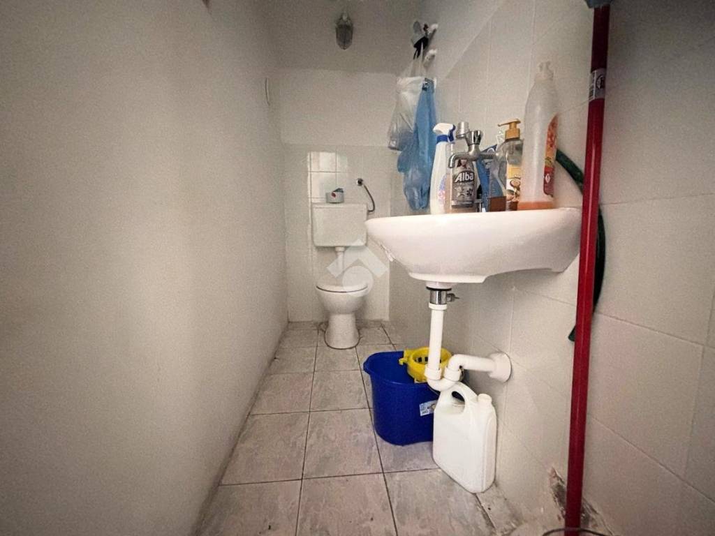 Immobile a Molfetta in Locale commerciale Via Adele Cairoli, 17 - Foto 5