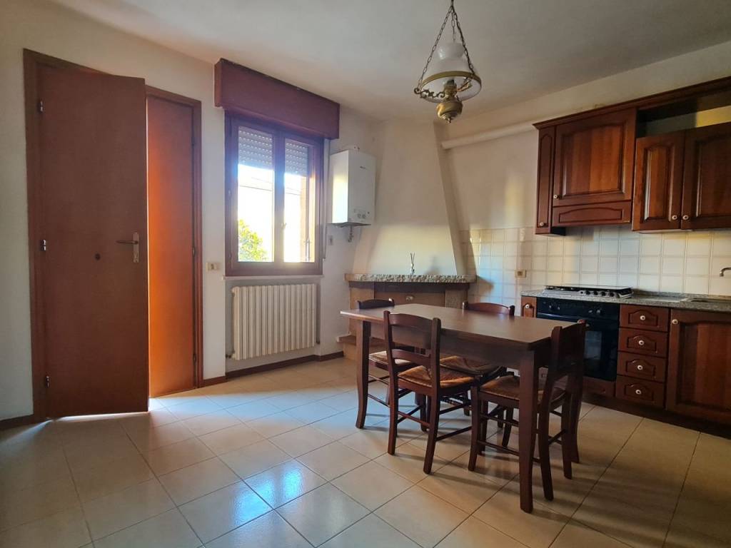 Appartamento a Monte roberto in Via 25 Aprile - Foto 2