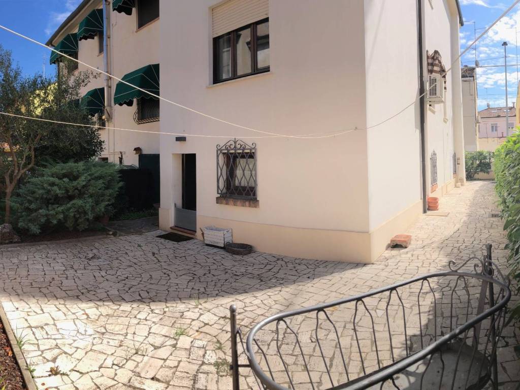 Villa a Ferrara in Via Clorinda - Foto 2