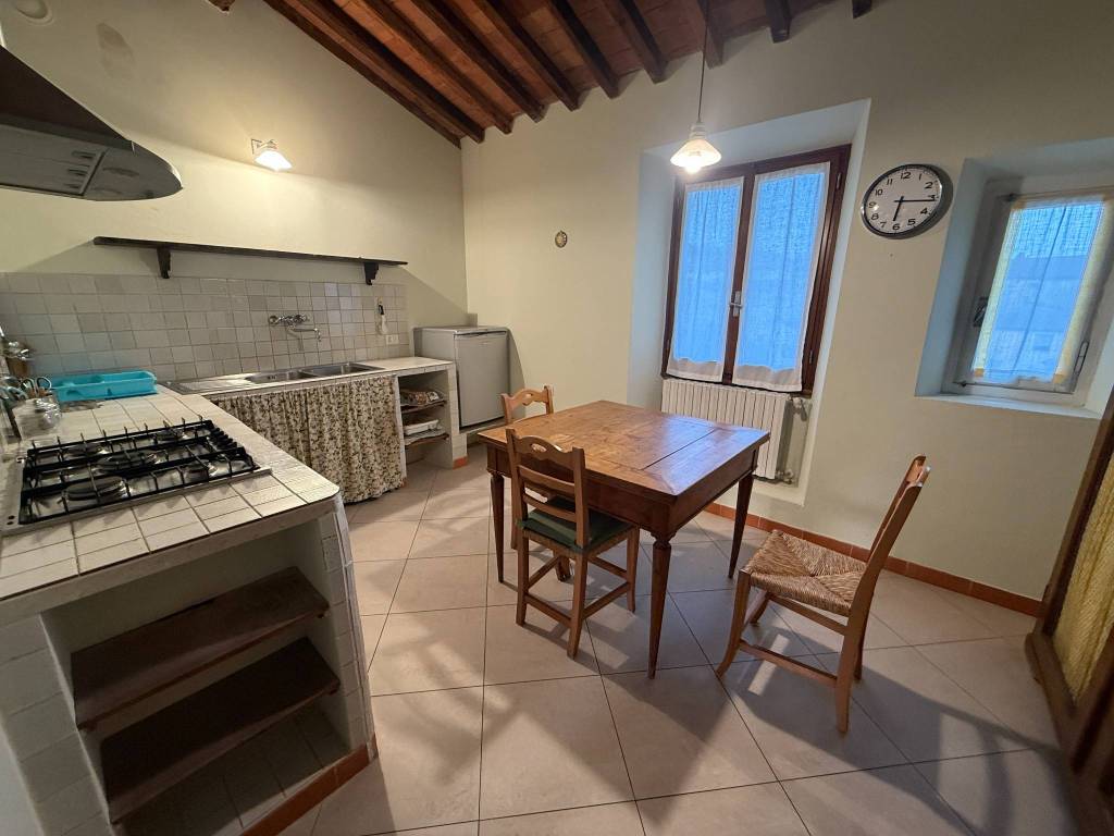 Appartamento a Barberino di mugello in Piazza Camillo Benso di Cavour - Foto 5