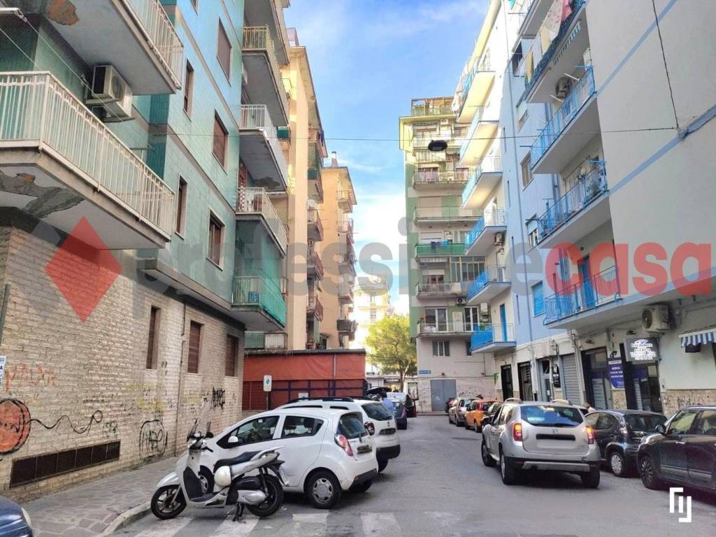 Appartamento a Salerno in Via Rocco Galdieri, 18 - Foto 2