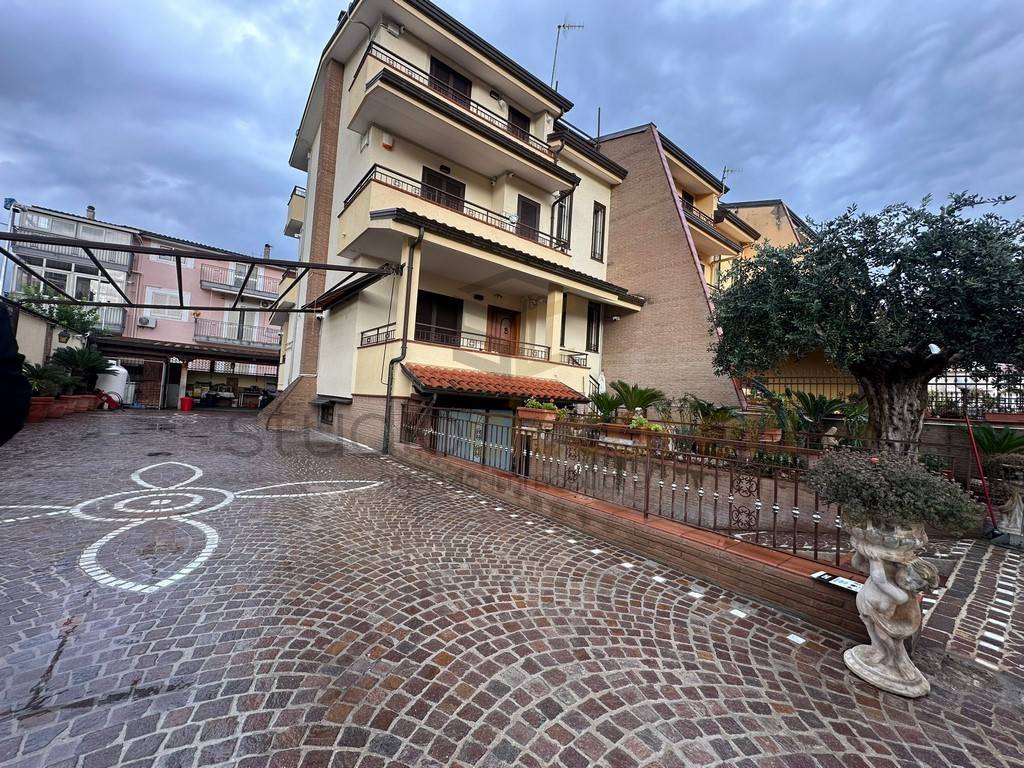 Villa a Cesa in Via Madonna dell'Olio - Foto 2